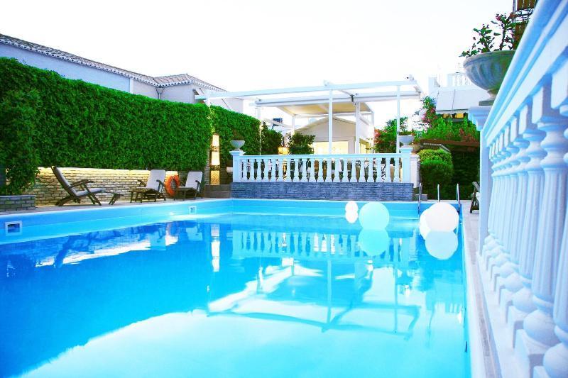 Armata Boutique Hotel Spetses Town ภายนอก รูปภาพ