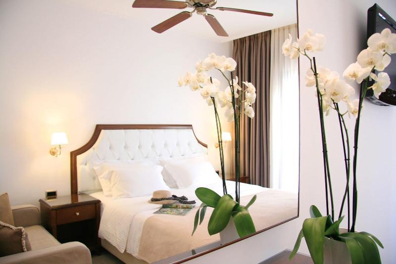 Armata Boutique Hotel Spetses Town ภายนอก รูปภาพ