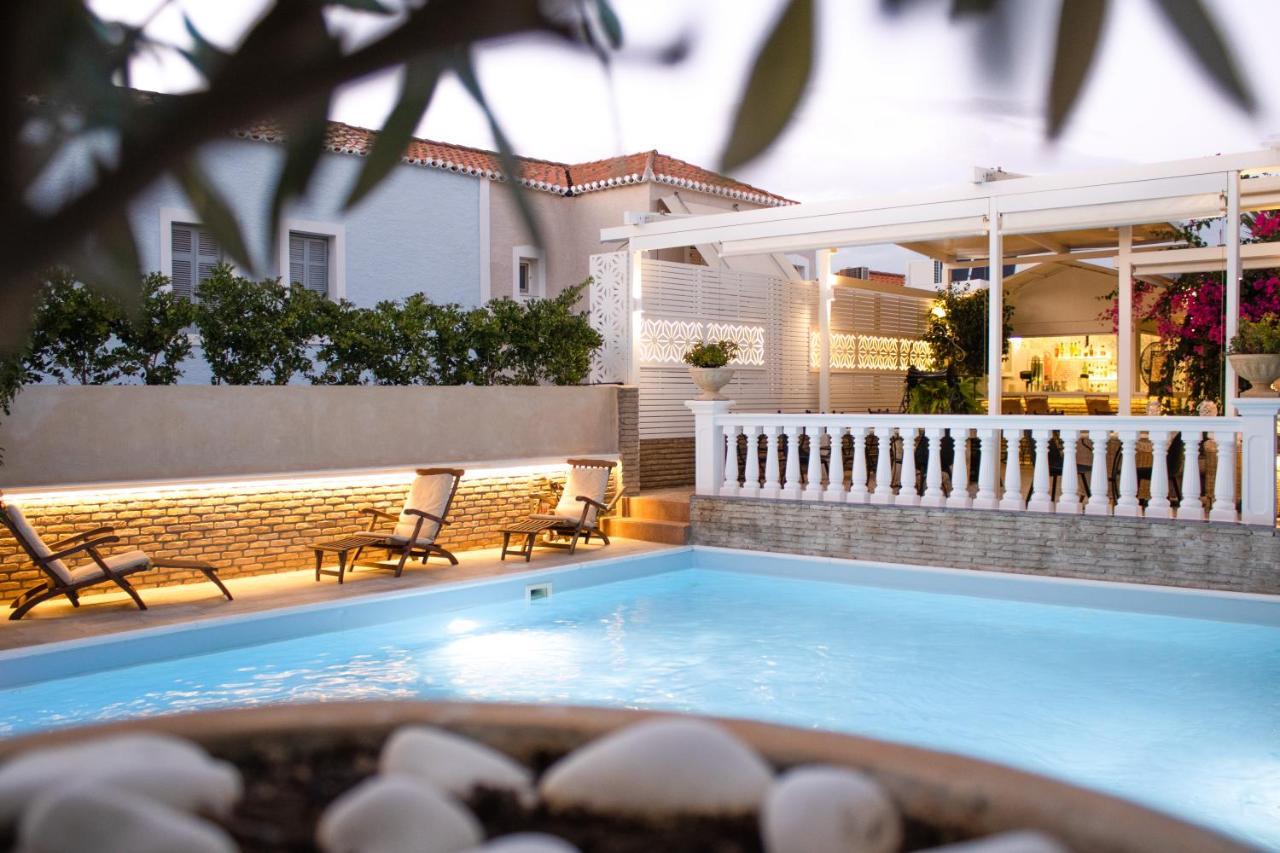 Armata Boutique Hotel Spetses Town ภายนอก รูปภาพ