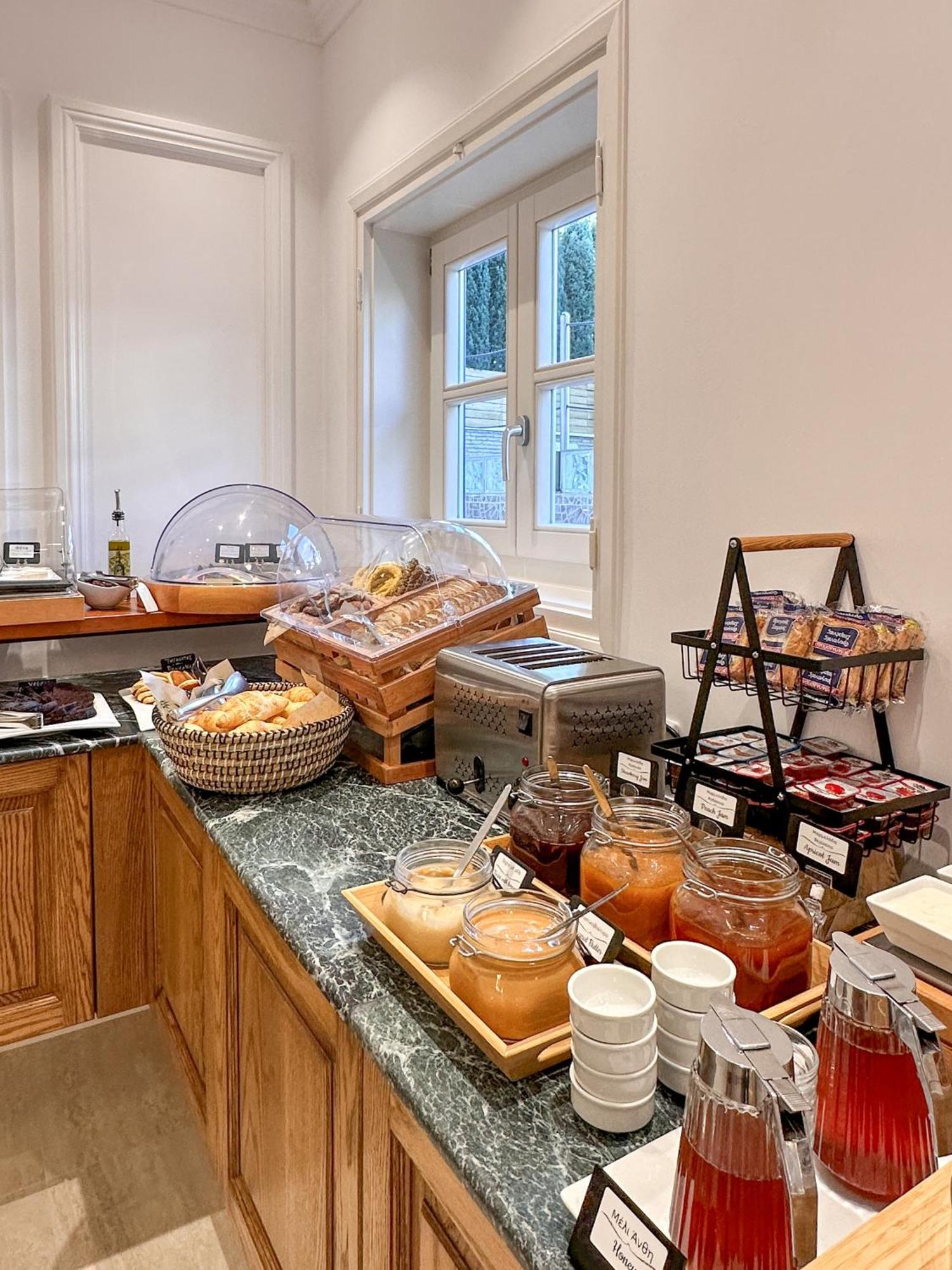 Armata Boutique Hotel Spetses Town ภายนอก รูปภาพ