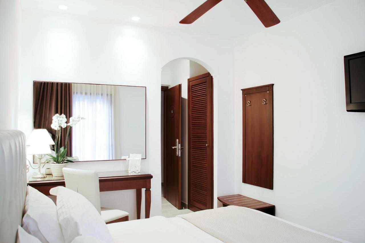 Armata Boutique Hotel Spetses Town ภายนอก รูปภาพ